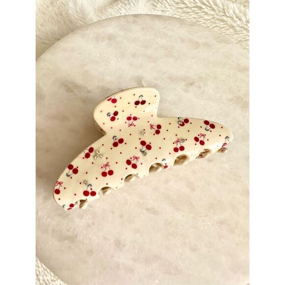 Cream and red juicy cherry hair claw - Picture 1 of 2